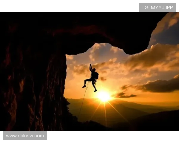 南京攀岩队团队协作能力提升创造新高峰引领攀岩运动发展